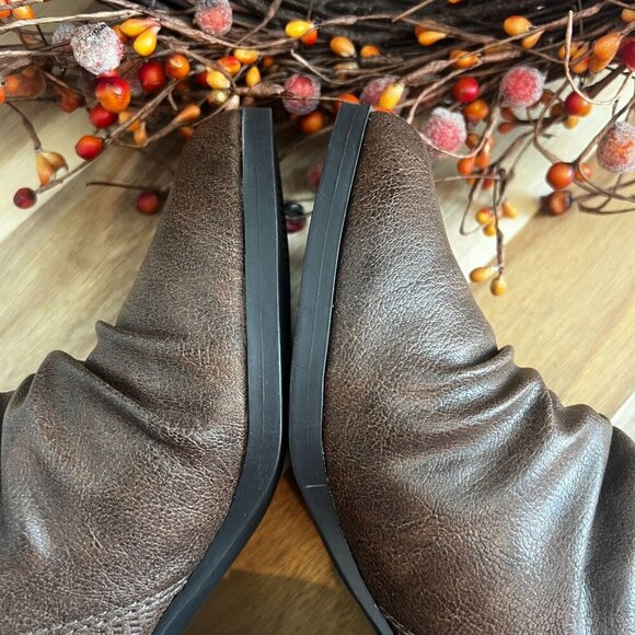 Baretraps Womens LANGLEY Ankle Zip Bootie Sz 7M in Dark Brown Cushioned - Picture 9 of 11
